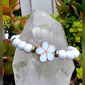 white howlite natural gem bracelet